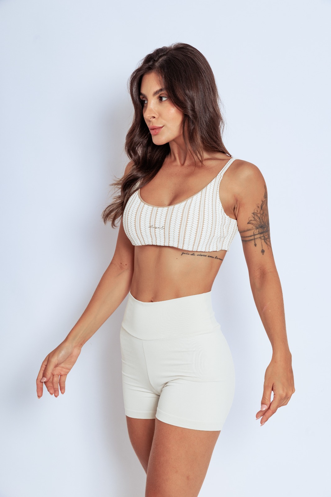 SHORTS CURTO OFF OÁSIS