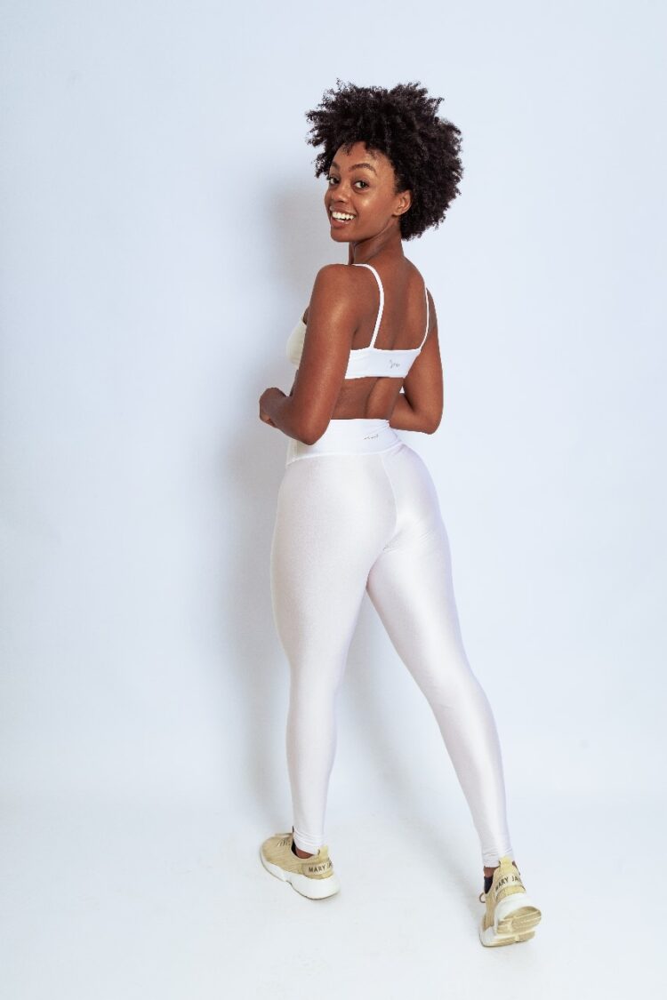 LEGGING FUSÔ BRANCA BRILHO ACETINADO COM FORRO