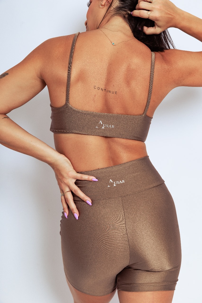 TOP DRAPEADO CASTANHO BRILHO ACETINADO - Imagem 2